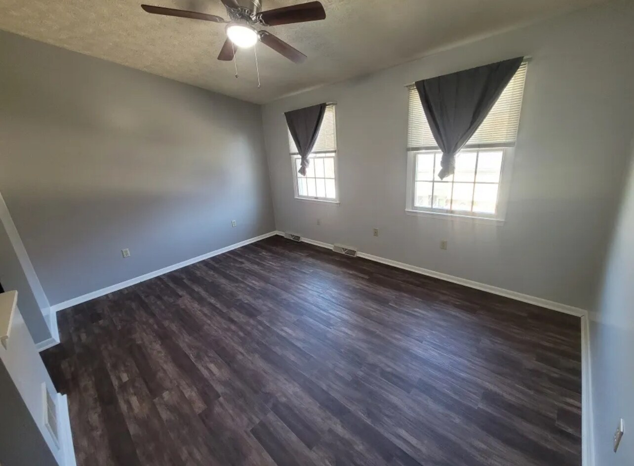 Building Photo - 503 Tyler Dr