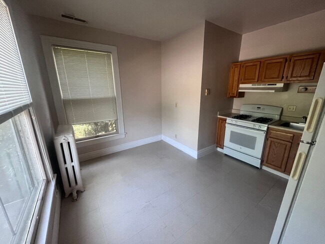 Building Photo - Condos At Highland Park