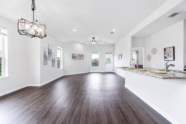 Building Photo - 14925 Gray Ridge Ln