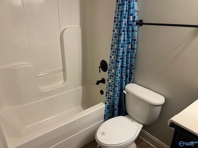 Building Photo - 206 Healey Dr