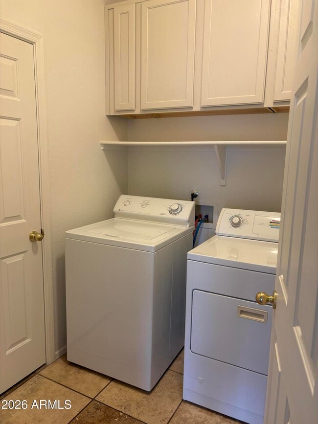 Building Photo - 670 Brindle Dr