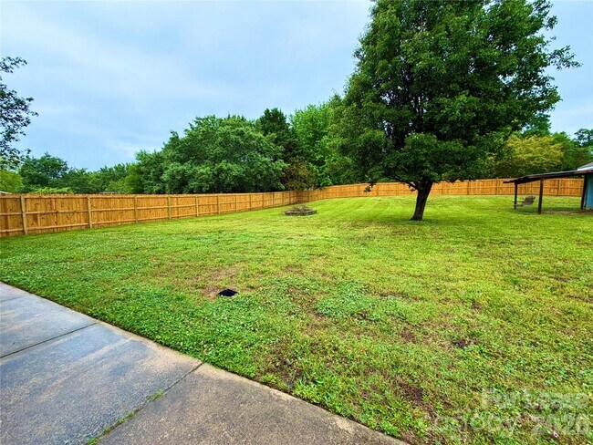 Building Photo - 2809 Faircroft Way