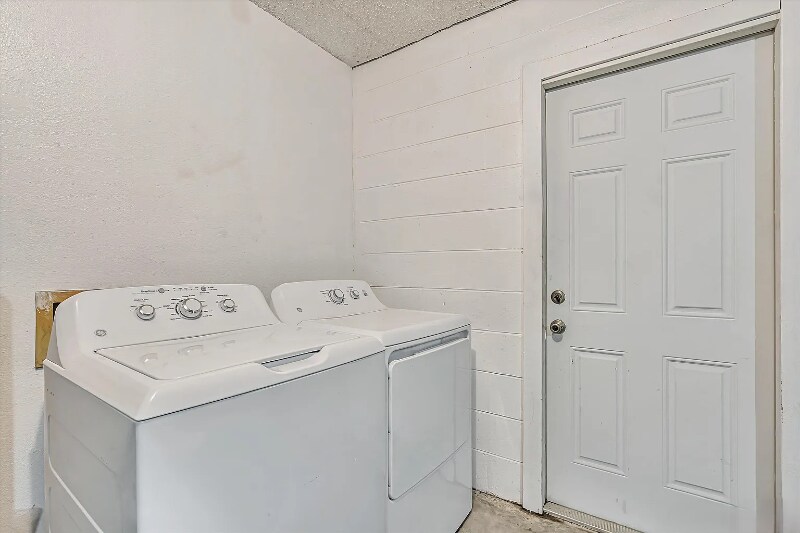 Building Photo - 24139 Twin Ct