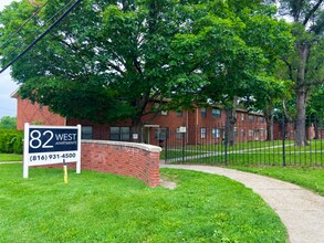Building Photo - *VOUCHERS ACCEPTED* Spacious & Updated 2 Bedroom with Central A/C, Natural Light & Off-Street Par...