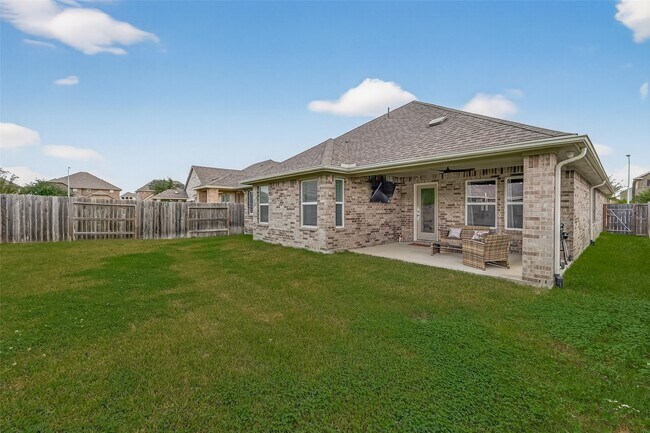 Building Photo - 20223 Sagebrush Hollow Dr