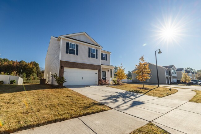 Building Photo - Gorgeous 5 Bedroom Home in Clover, SC. Clo...