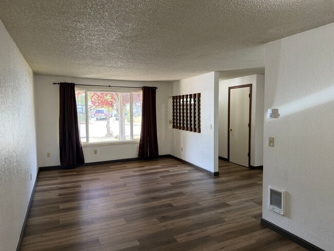 Building Photo - 3 bedroom 2 bath house in Thurston!