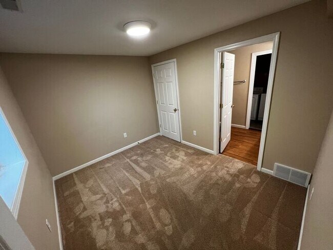 Building Photo - $1,995 | 4 Bedroom, 2.5 Bathroom Multi Floor Duplex | No Pets | Available for an August 1st, 2026...