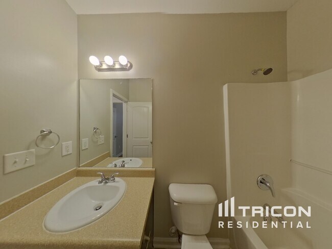 Building Photo - 114 Biscayne Terrace
