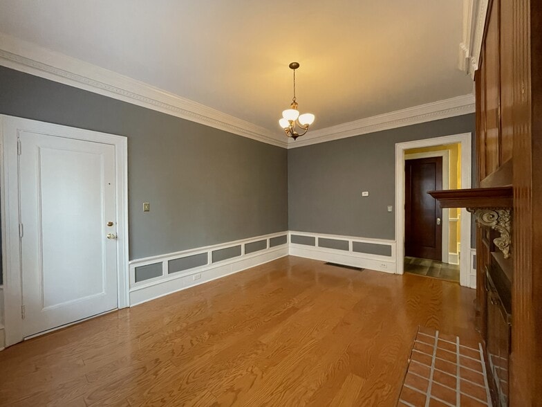 Living Room - 524 W Church St