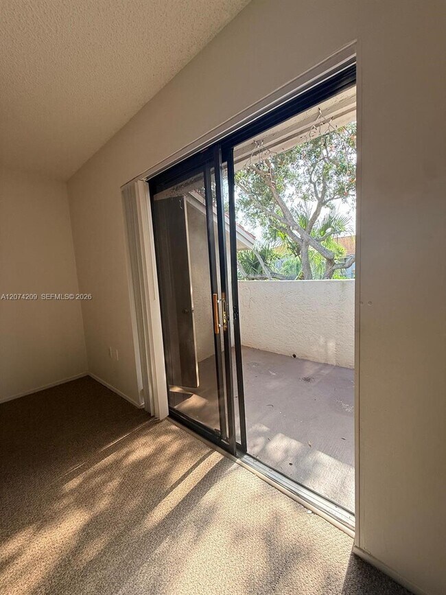 Building Photo - 3228 Coral Lake Dr