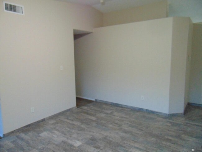 Building Photo - 6274 E 43rd St