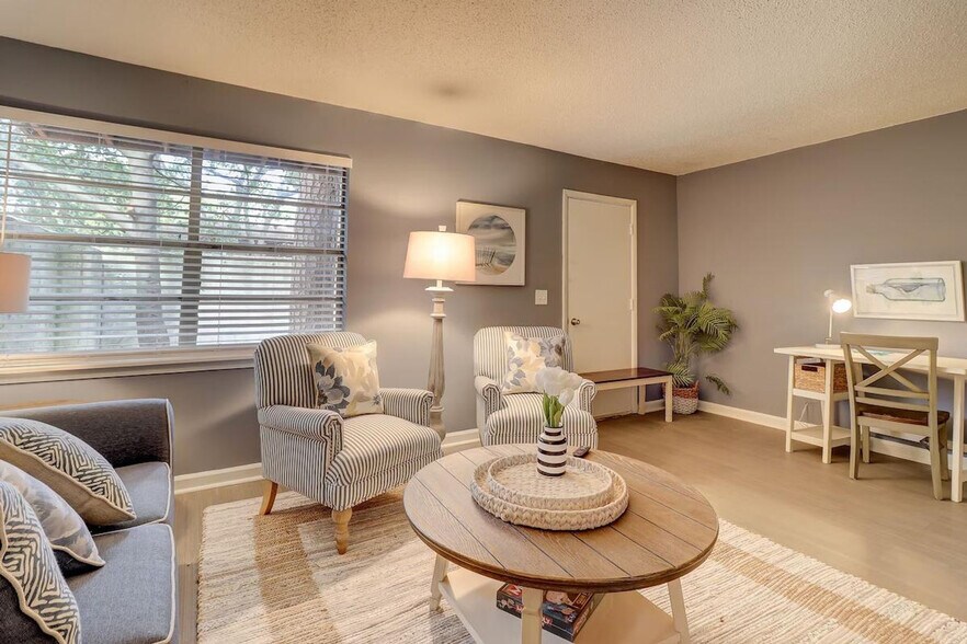 Building Photo - 400 William Hilton Pkwy