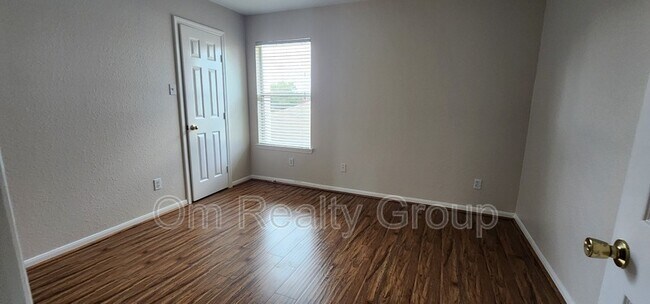 Building Photo - 9710 Fieldbloom Ln