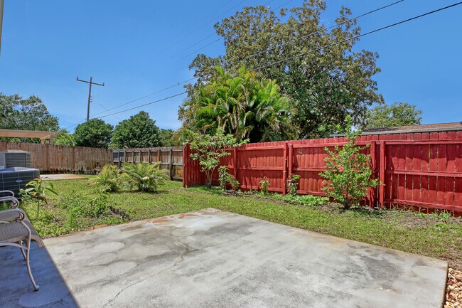Building Photo - 480 L M Davey Ln