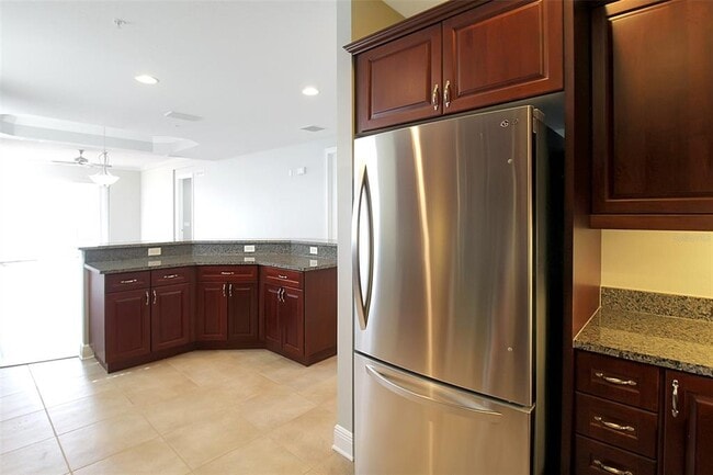 Building Photo - 1003 Bellasol Way