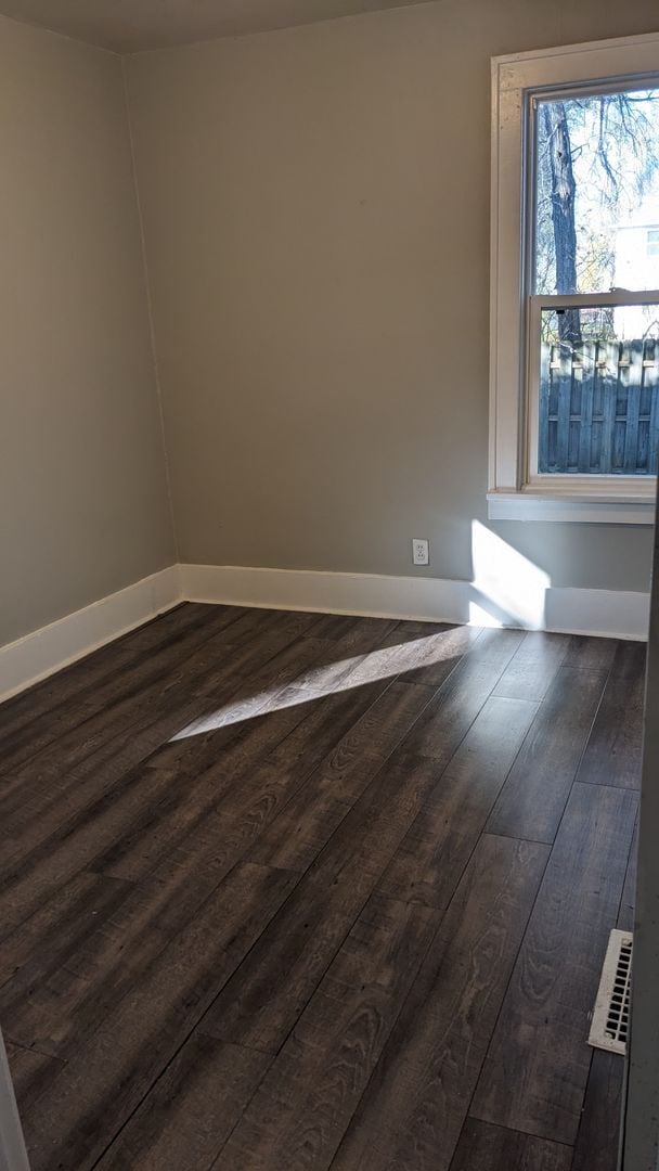Building Photo - Three Bedroom House in Kalamazoo