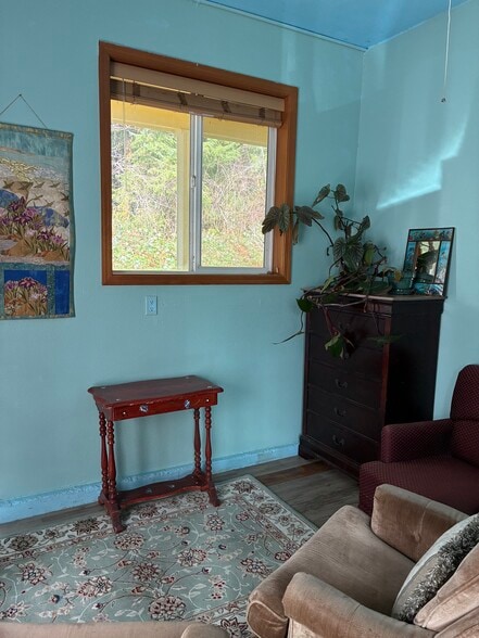 Living room - 4485 S Schooner Creek Rd