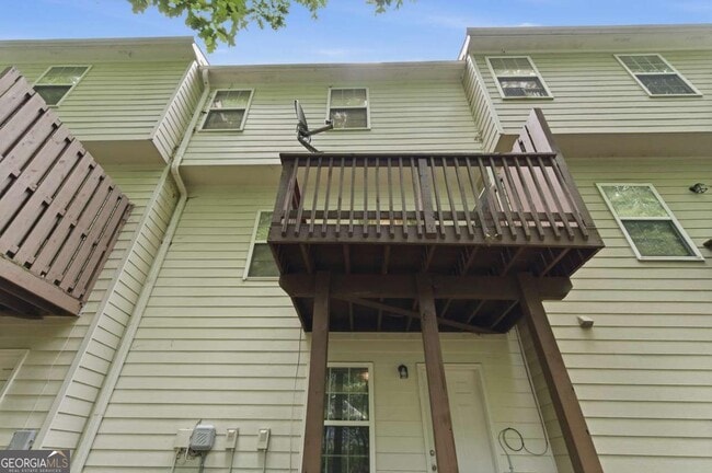 Building Photo - 6710 Stoneleigh Way
