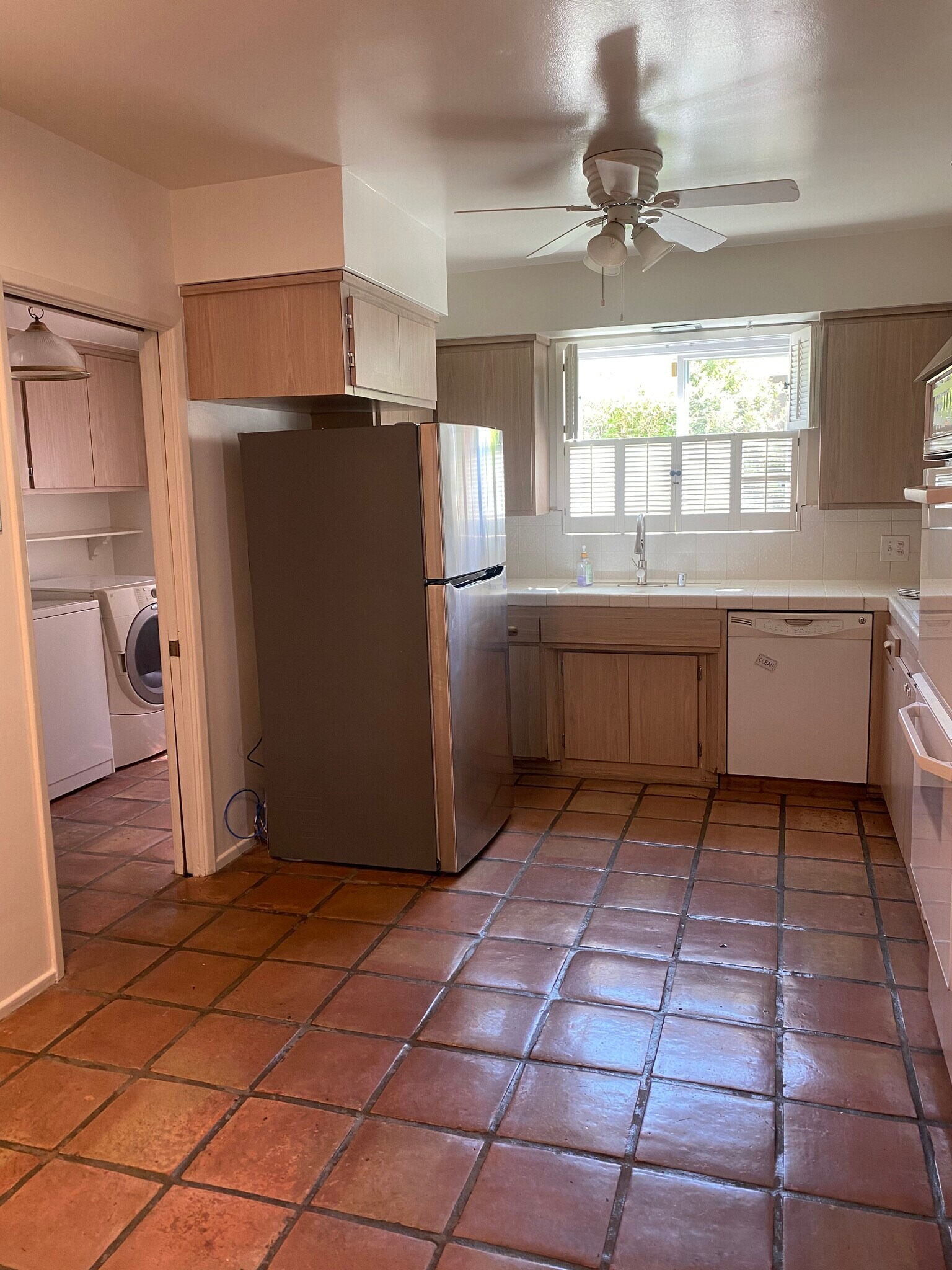 Kitchen/laundry room - 23724 Aetna St