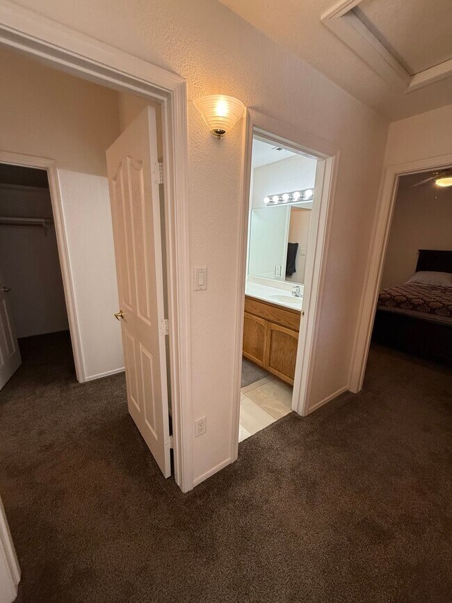 Building Photo - Yuma Meadows Townhouse - Furnished / Unfurnished