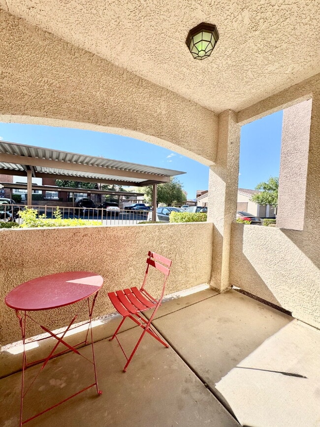 Building Photo - DOWNSTAIRS CONDO | GATED COMMUNITY | CENTENNIAL HILLS | UPDATED 3 BEDROOM