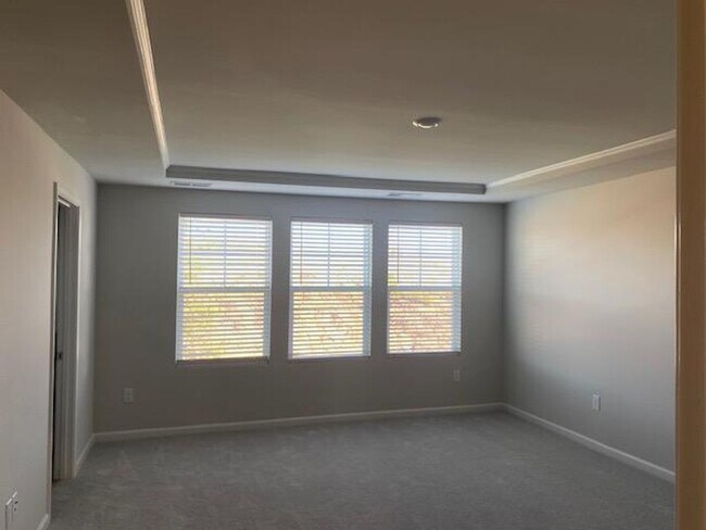 Building Photo - 5041 Arkose Dr