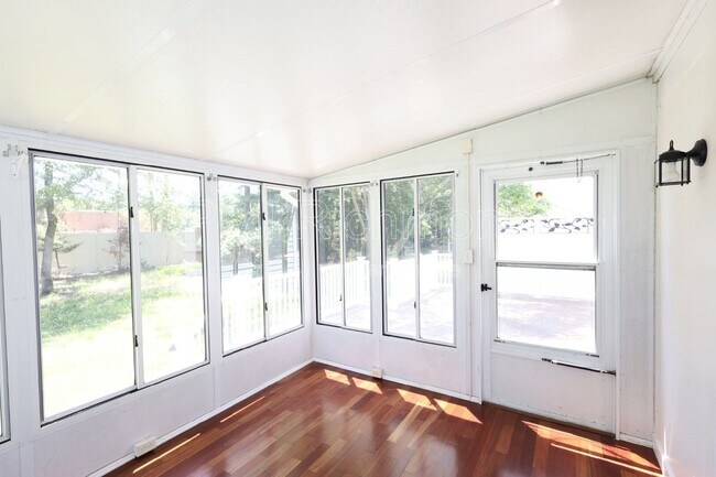 Building Photo - 9713 Pampas Dr