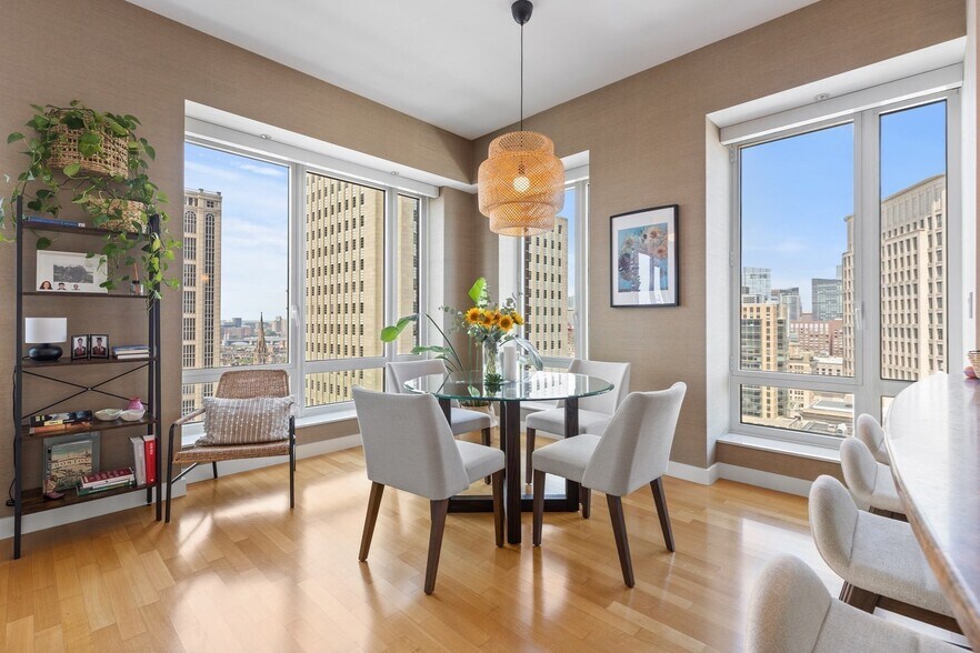 Building Photo - 400 Stuart St