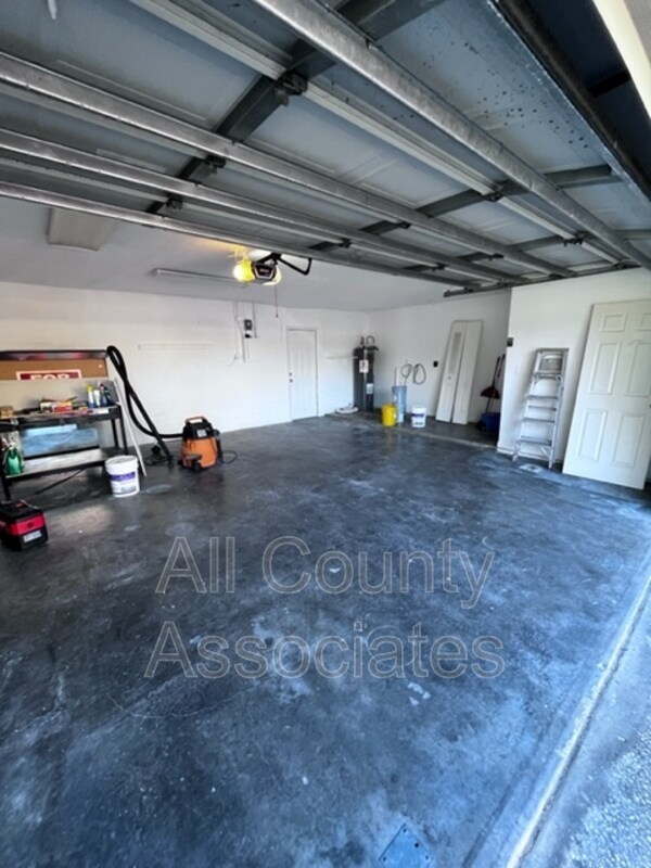 Building Photo - 1011 Idlebriar Way