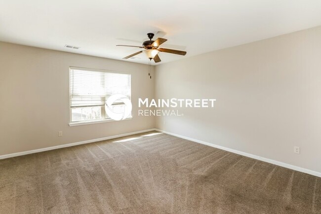 Building Photo - 4 Bedroom Pet-Friendly Home in Kansas City...