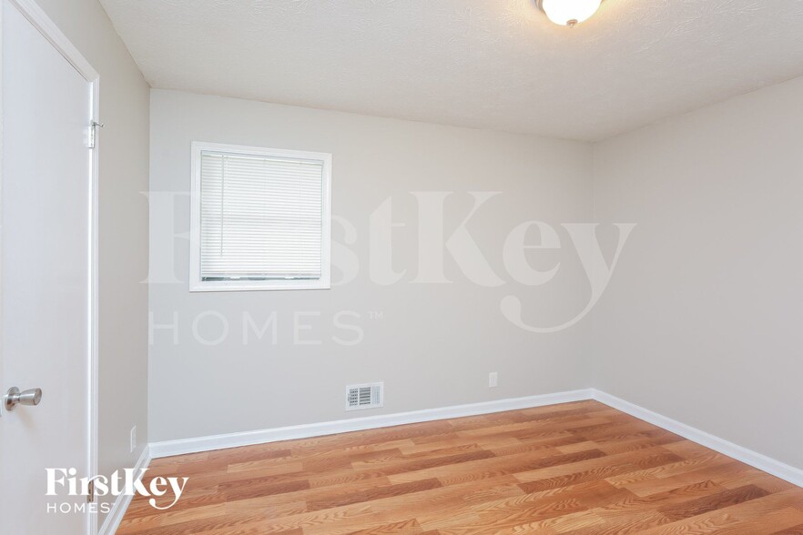 Building Photo - 2639 Windmere Dr NW