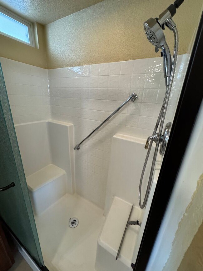 Building Photo - DEL WEBB 55+ Adult Community in Roseville!