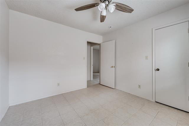 Building Photo - 411 S Las Vegas Trail