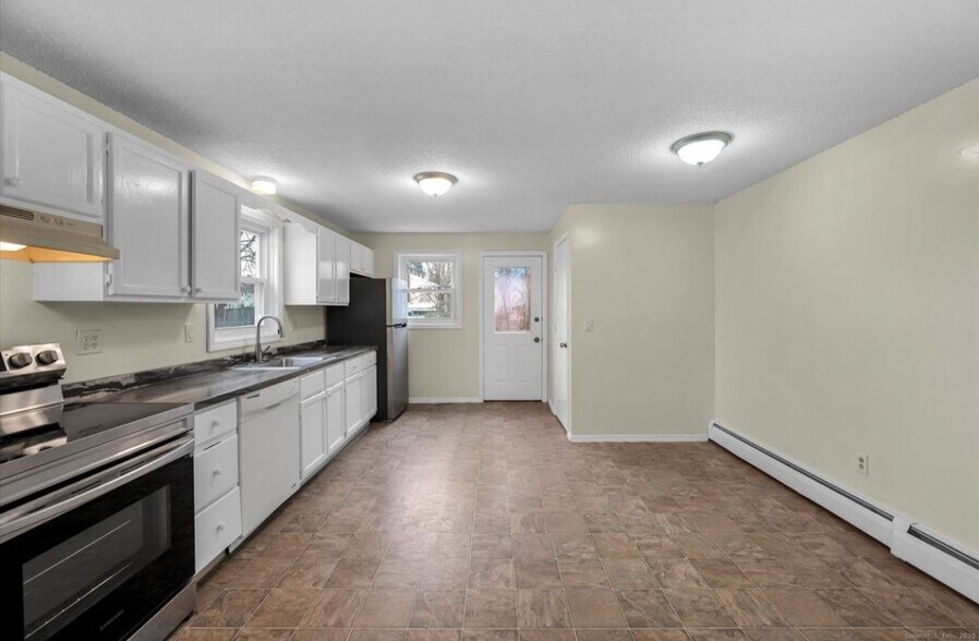 Building Photo - 18 Chalmers St