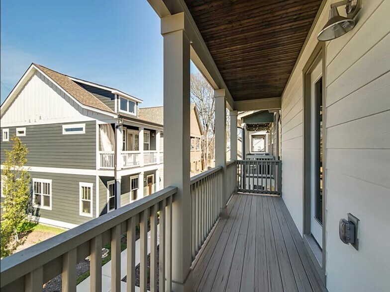 Building Photo - 710 Buchanan St