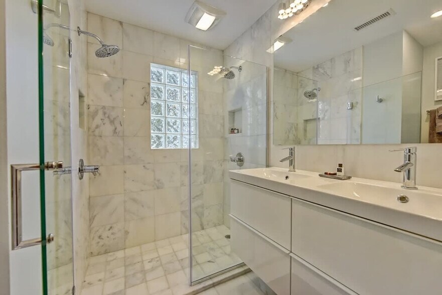 Building Photo - 510 Queens Rd