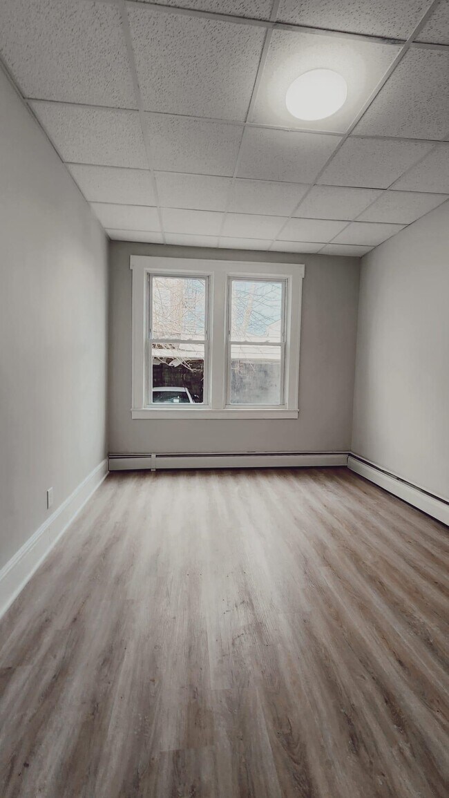 Building Photo - 264 Lexington Ave