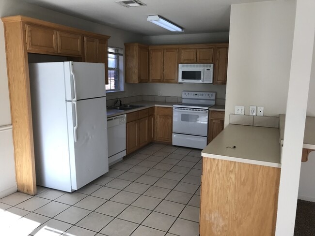 Building Photo - Duplex