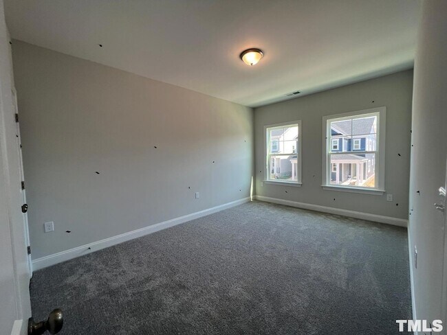 Building Photo - 365 Natsam Wds Wy