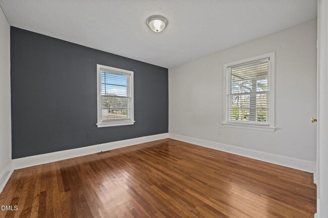 Building Photo - 1206 S 9th St