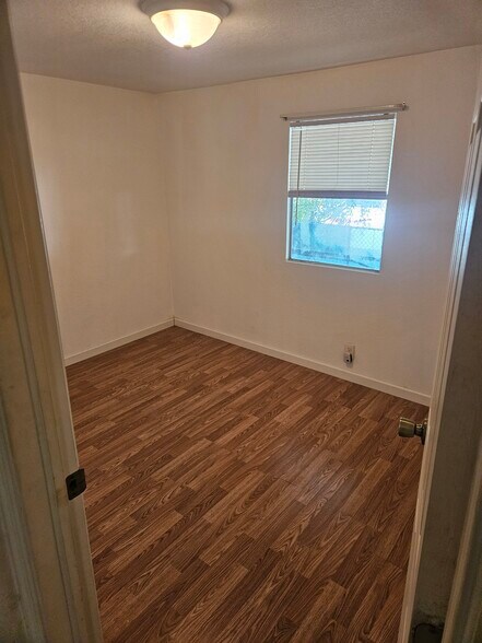 Building Photo - 13530 SW 7th Pl