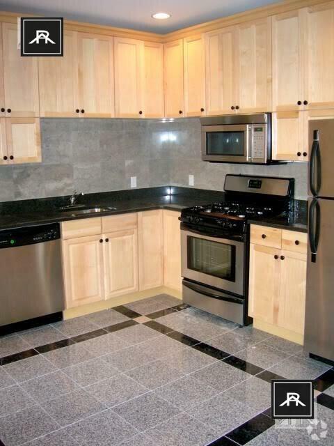 Building Photo - 3 bedroom in Brookline MA 02446