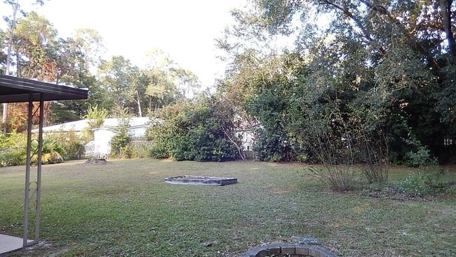 Building Photo - 4321 Snoopy Ln