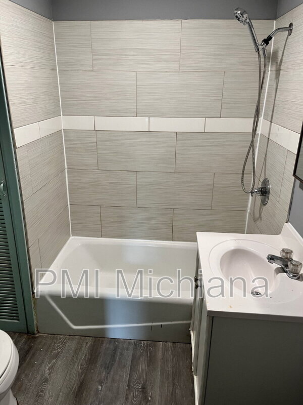 Building Photo - 1113 21st St