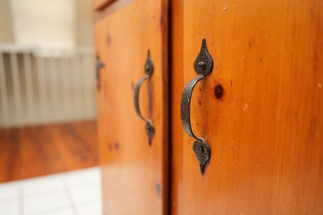 Building Photo - 109 Piedmont Ave N