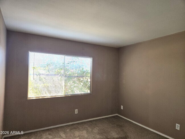 Building Photo - 4330 W Royal Palm Rd