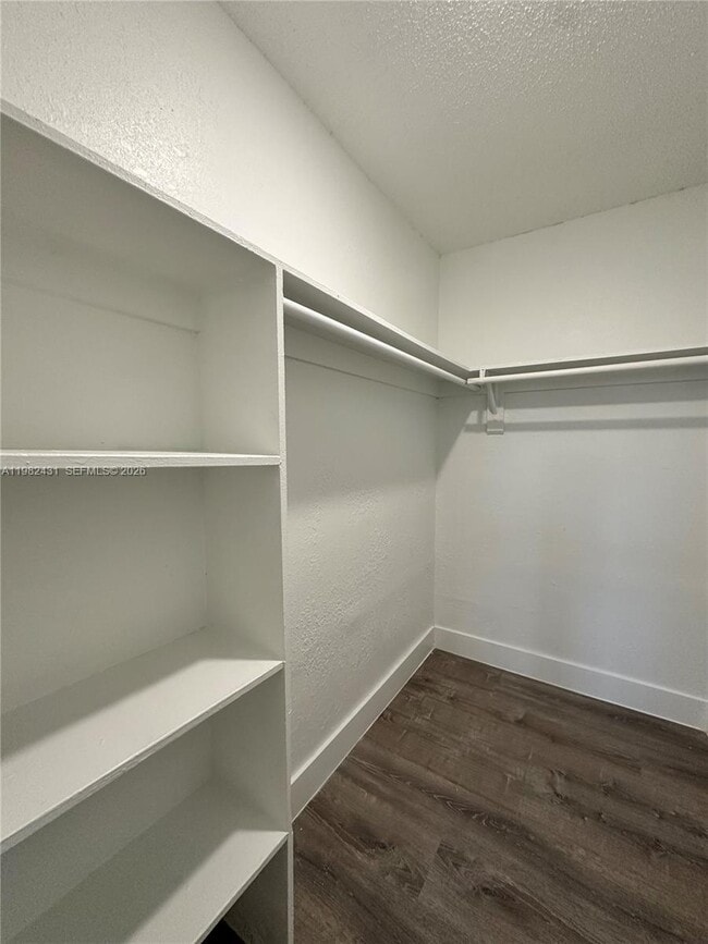 Building Photo - 2910 Pierce St