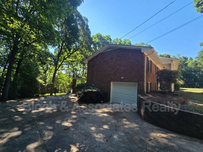 Building Photo - 1194 Ingram Dr