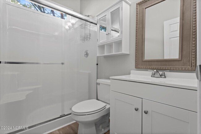 Building Photo - 412 Azalea Dr